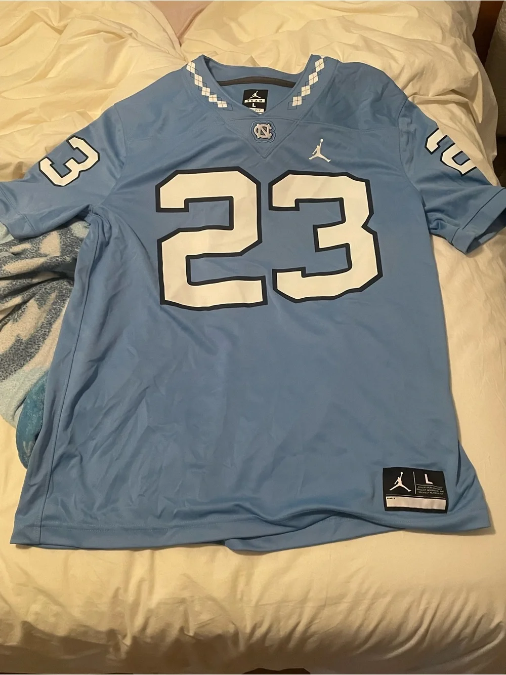 Jordan Men's size Large North Carolina Tar Heels football jersey like new